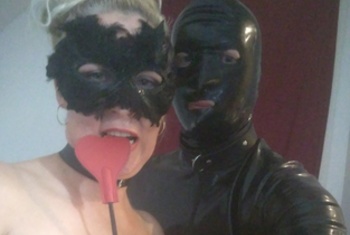 Nacktbilder Amateur latexpaar78