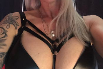 Nacktbilder Amateur DominatrixDajana