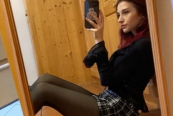 Nacktbilder Amateur Redhottie