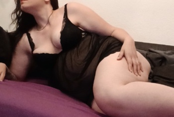 Nacktbilder Amateur CurvyKompriGirl