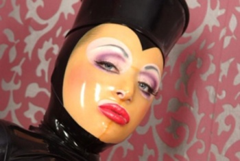 Nacktbilder Amateur DominatrixNoa