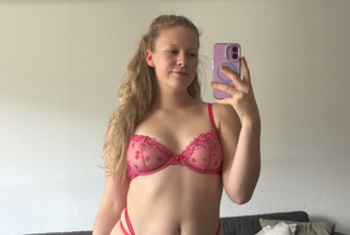 Nacktbilder Amateur JuliaMey