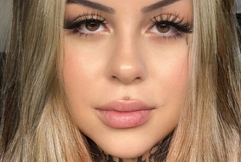 Nacktbilder Amateur Naughty-Emilia